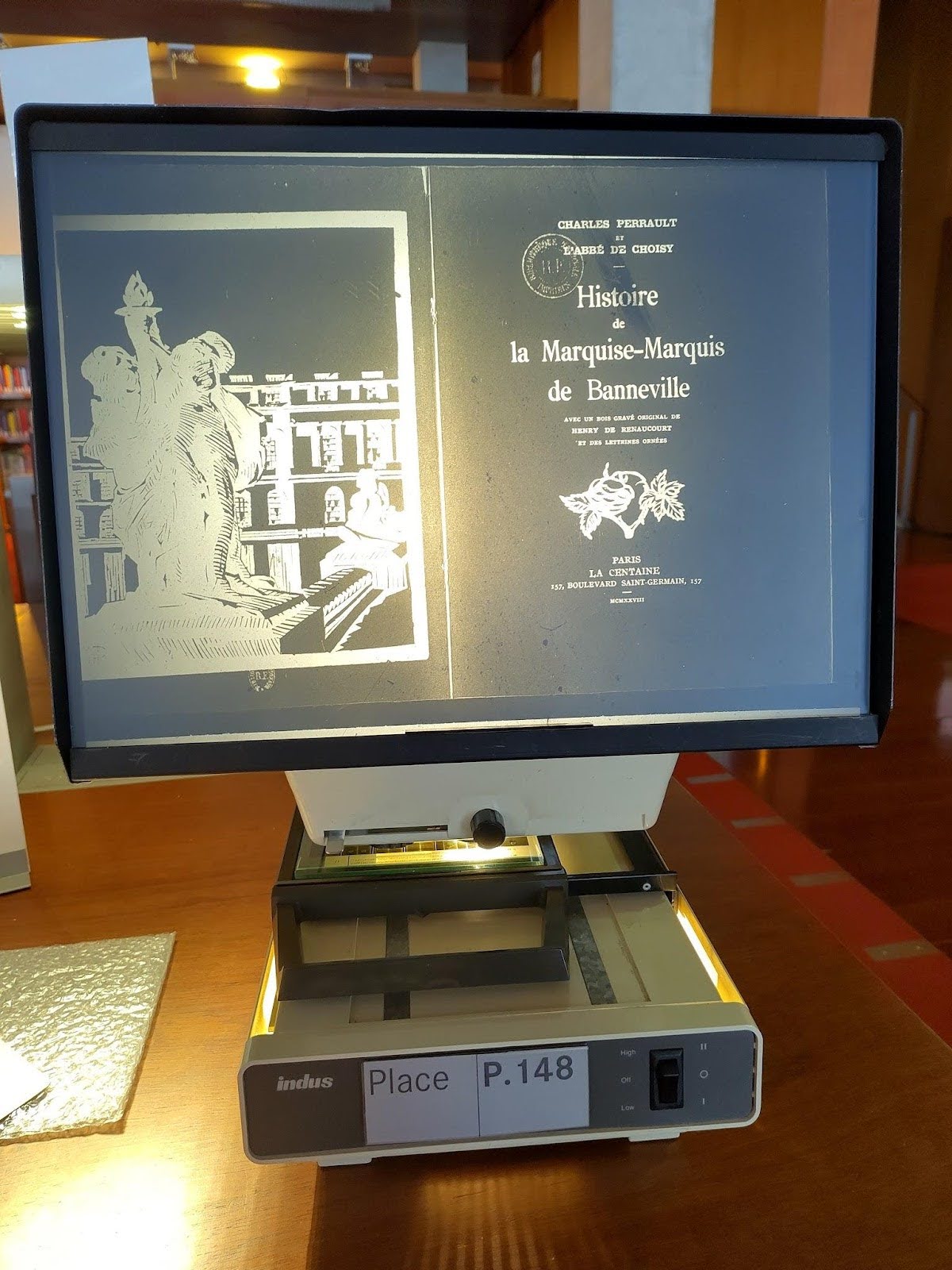 photo of a bnf microfiche station